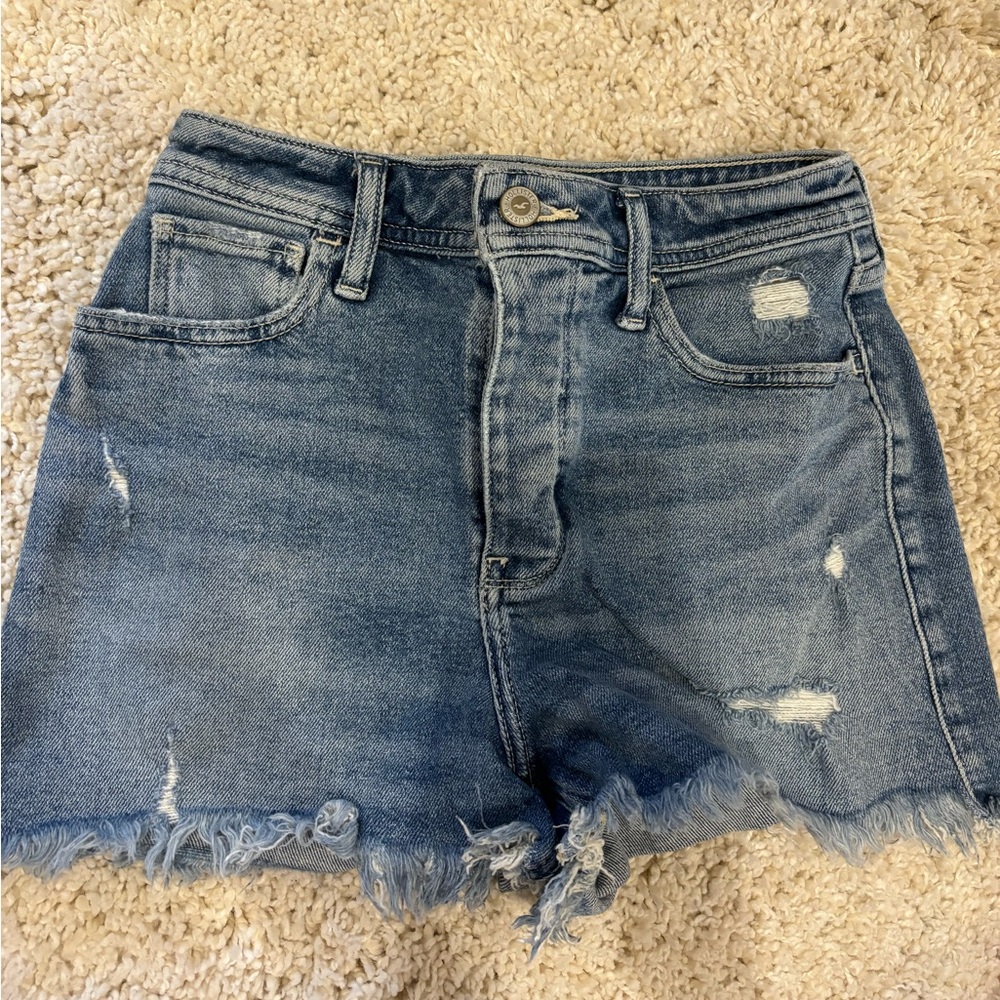 Holister Ultra High-Rise Mom Short 3”